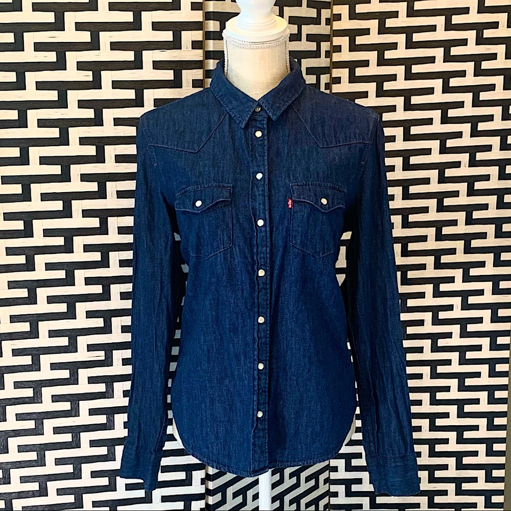 Sold! Levi’s Classic Denim Shirt